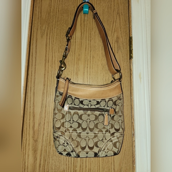 VINTAGE coach crossbody signature C like new condition - Picture 2 of 9